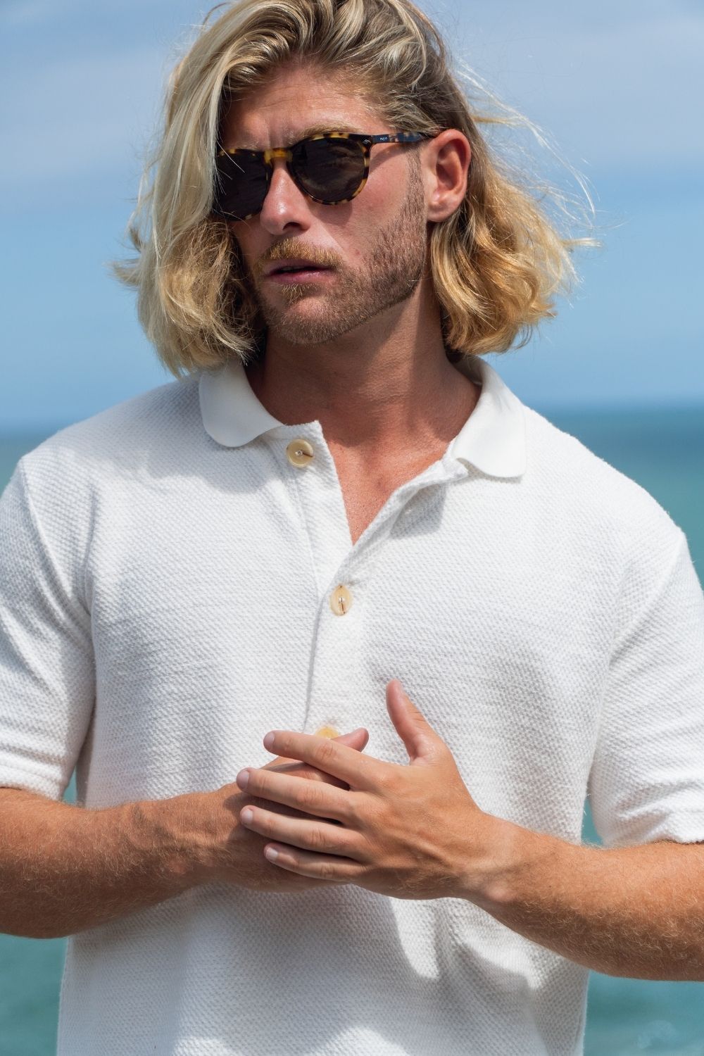 Estilo minimalista: como escolher a camiseta masculina ideal