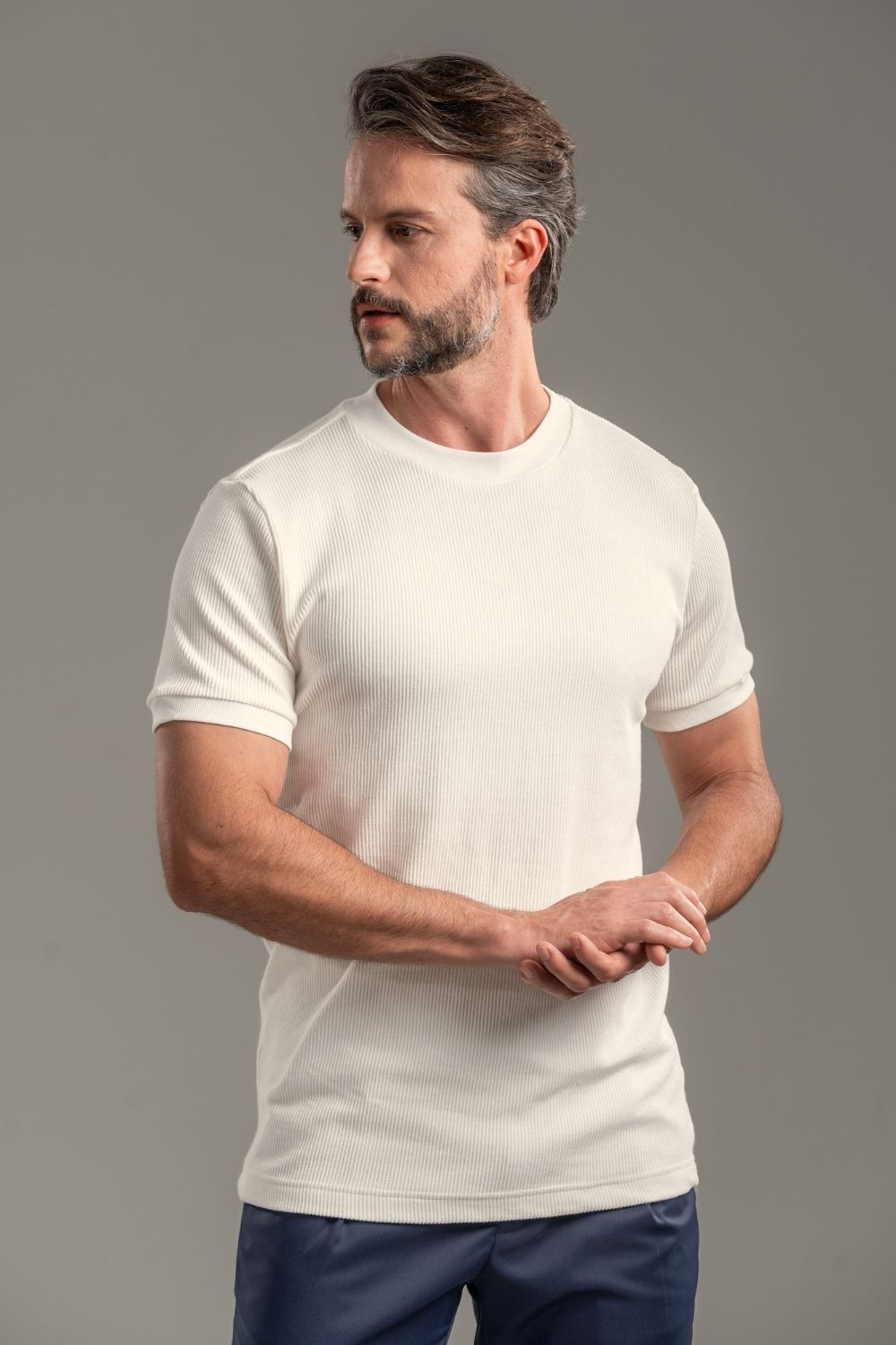 Camiseta Rich Textura Gola Média - Off White