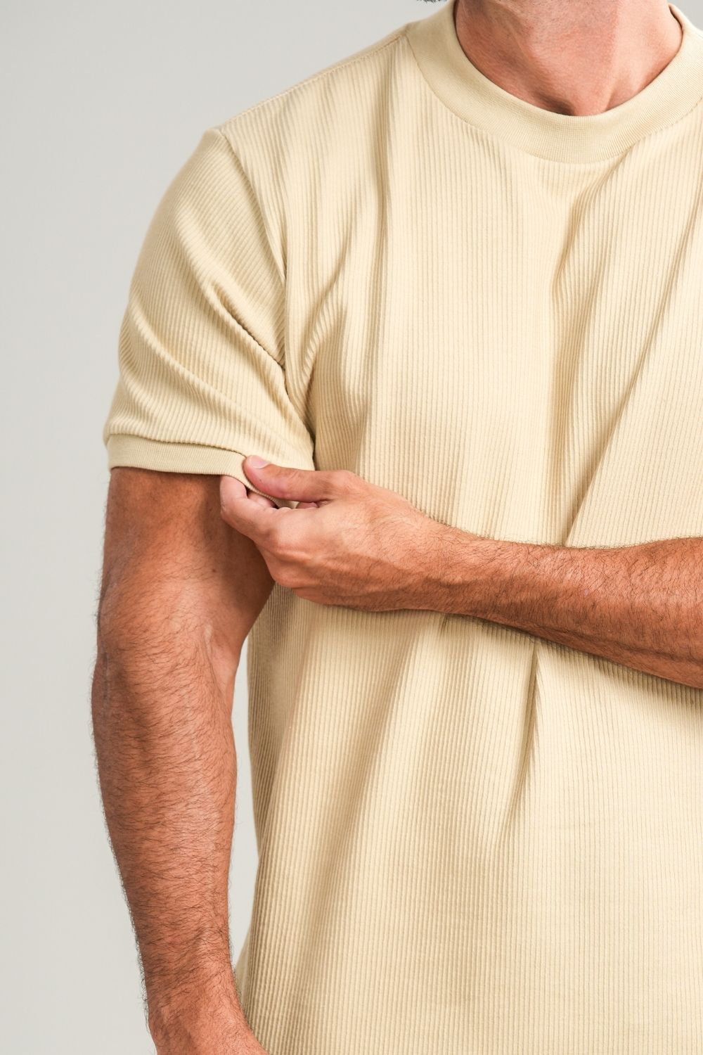 Camiseta Rich Textura Gola Média - Linha Rich - Bege