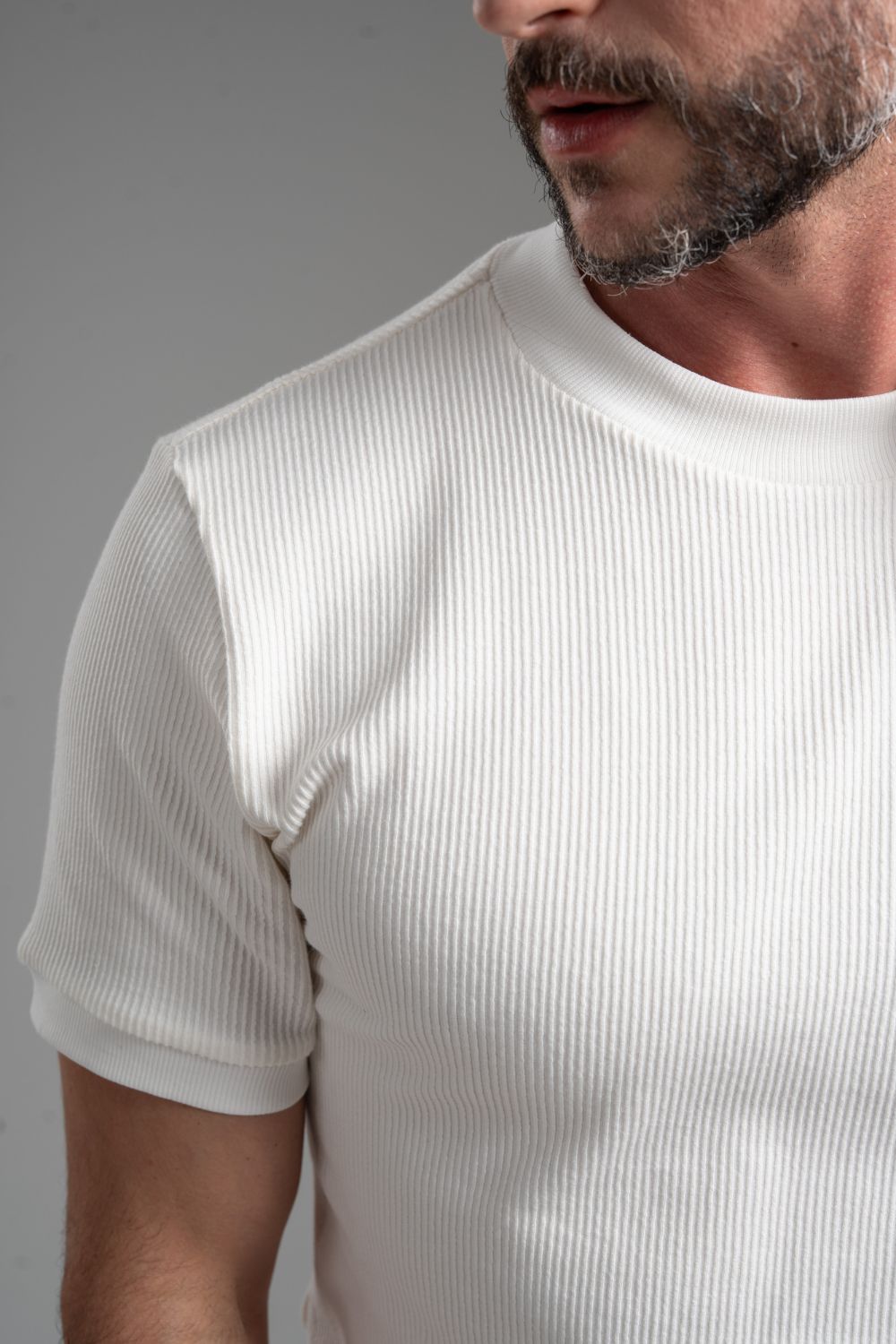 Camiseta Rich Textura Gola Média - Off White