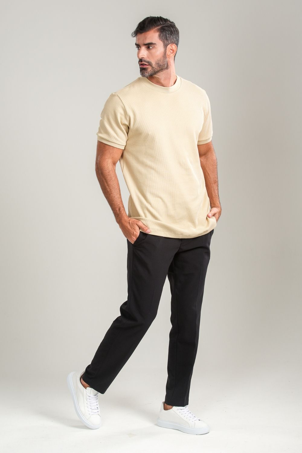 Camiseta Rich Textura Gola Média - Linha Rich - Bege