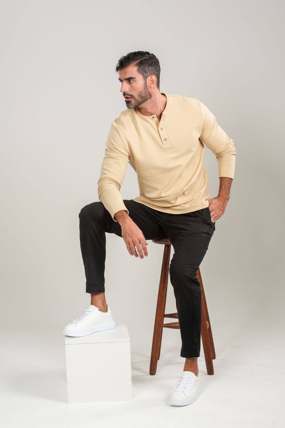 Camisa Henley Gold Manga Comprida Bege - Linha Essential