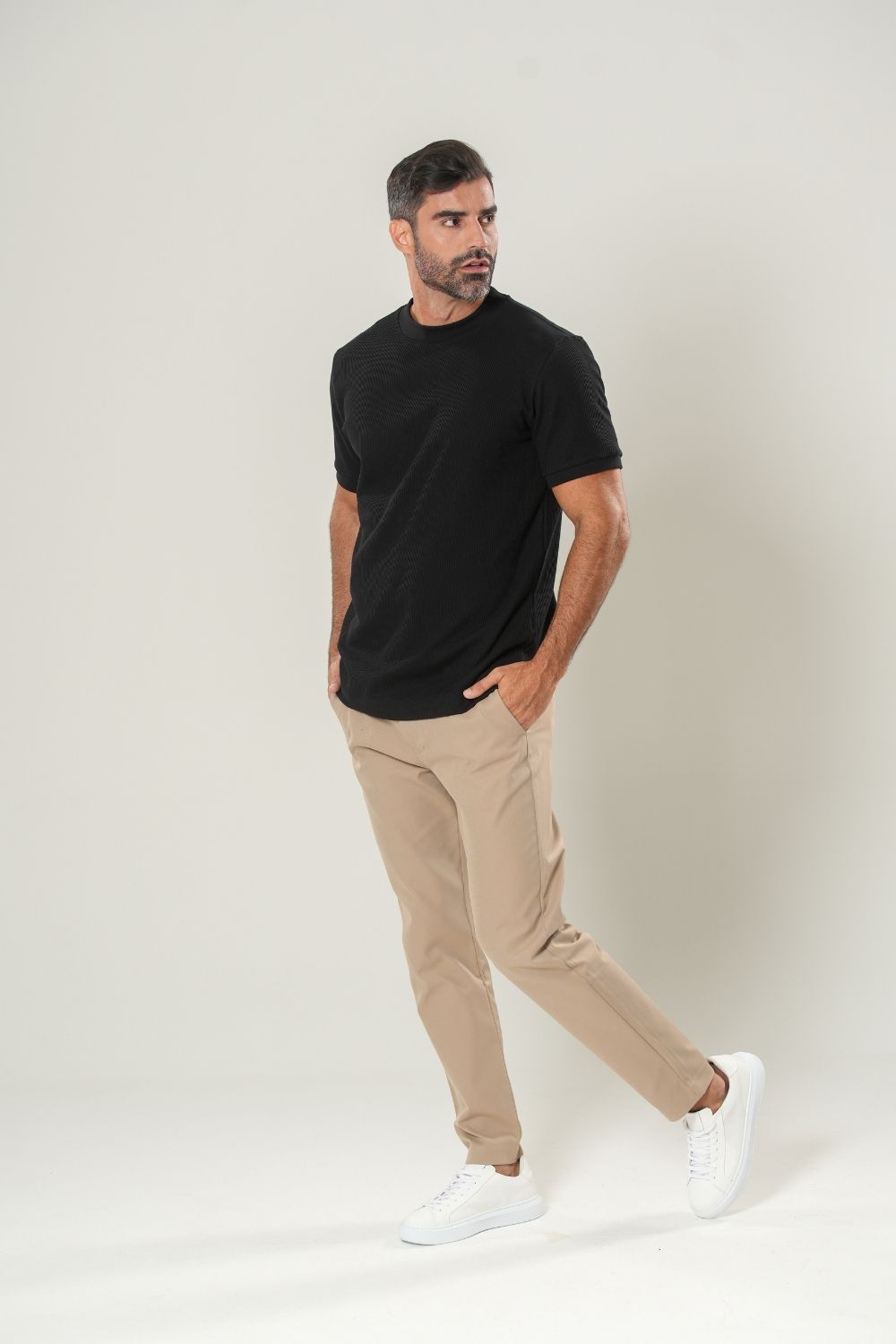 Camiseta Rich Textura Gola Média - Linha Rich - Preto